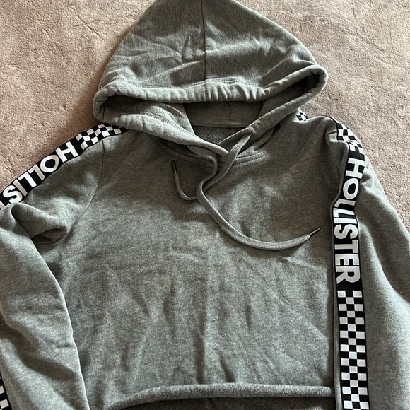 Hollister Crop Sweatshirt Medium - Picture 2 of 2